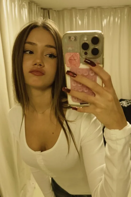 Carla, 25 años, soltera en Barcelona, Gràcia